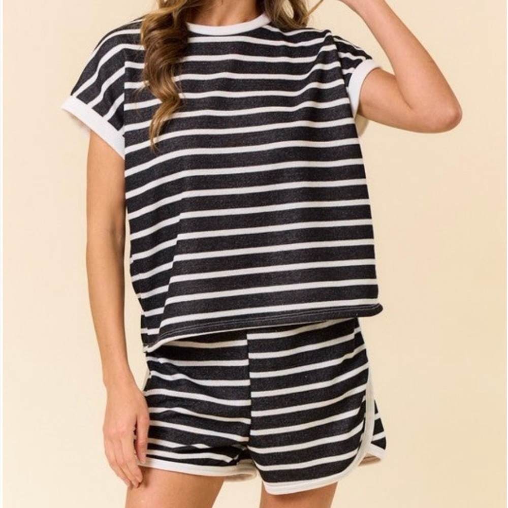 2 piece set.  Lightweight Material